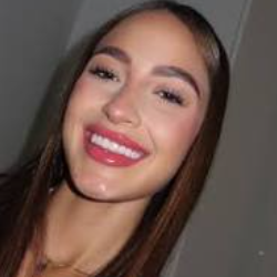 Daniela R.